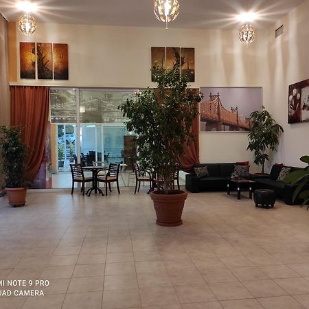 יואנינה Sofias Hotel מראה חיצוני תמונה
