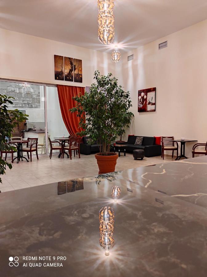 יואנינה Sofias Hotel מראה חיצוני תמונה