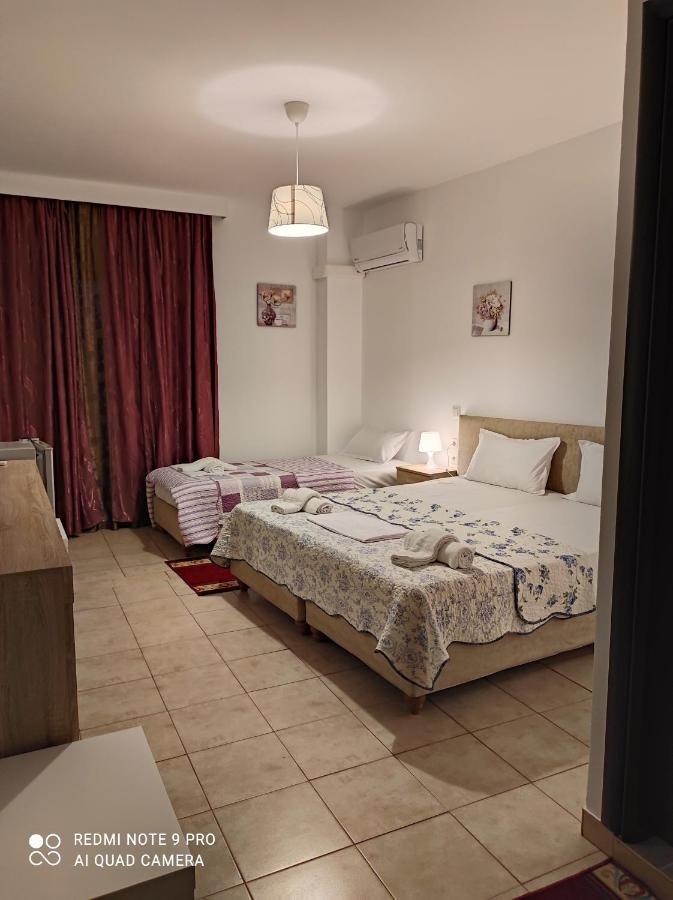 יואנינה Sofias Hotel מראה חיצוני תמונה